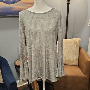 She + Sky Womens Flared Sleeve Slit Back Tunic Knit Top Sz L Gray NWT